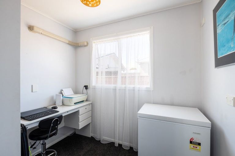 Photo of property in 18 Raniera Street, Glen Avon, New Plymouth, 4312