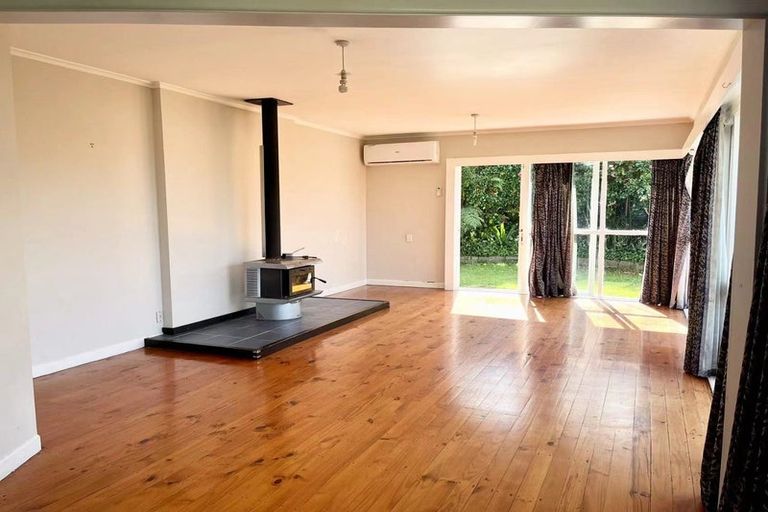 Photo of property in 114 Arran Road, Browns Bay, Auckland, 0630