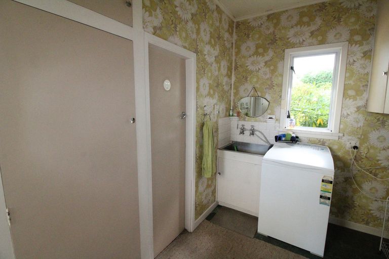 Photo of property in 2 Sussex Street, Mossburn, 9792