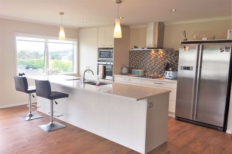 Photo of property in 17 Bob Craig Place, Pukekohe, 2120