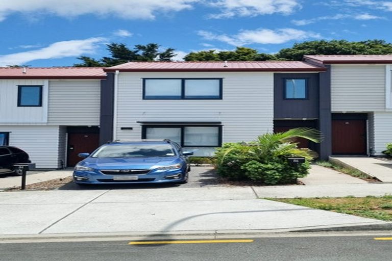 Photo of property in 86 Matawhanga Drive, Wattle Downs, Auckland, 2103