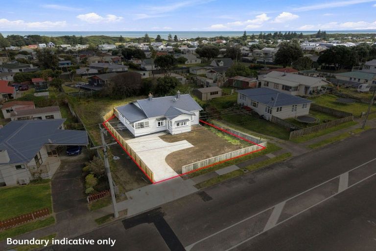 Photo of property in 77 Cornfoot Street, Castlecliff, Whanganui, 4501