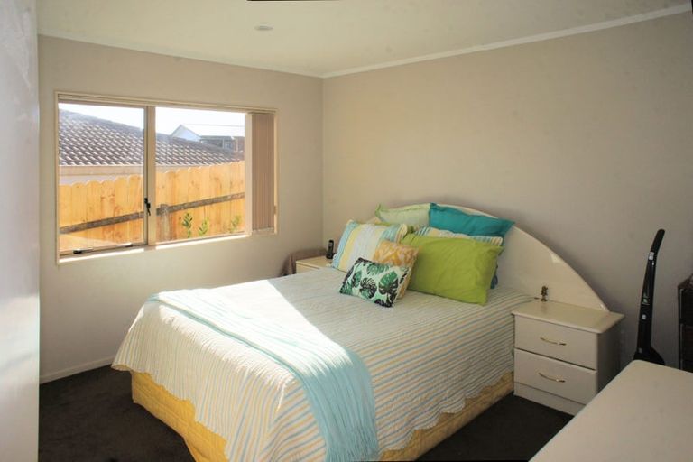 Photo of property in 1/10 Lowburn Place, Clover Park, Auckland, 2019