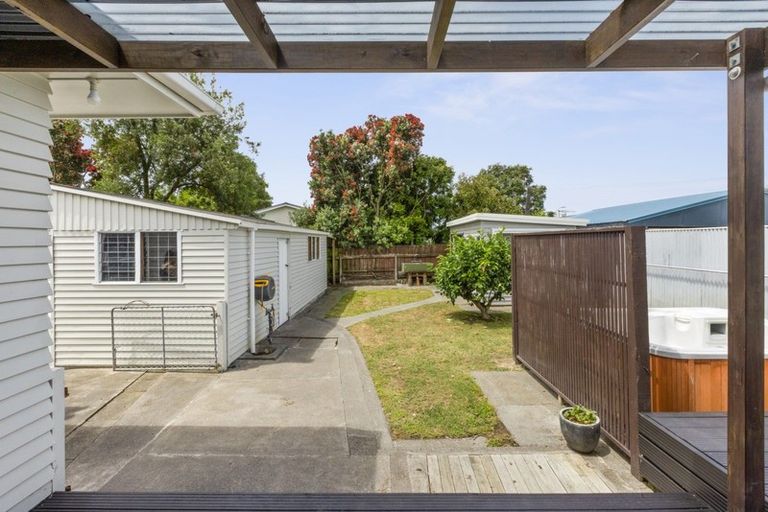 Photo of property in 19 Shrimpton Road, Haumoana, 4102