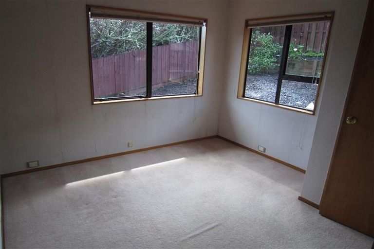 Photo of property in 53 Chelsea View Drive, Chatswood, Auckland, 0626