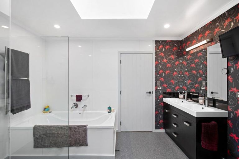 Photo of property in 10 Briar Crescent, Alexandra, 9320