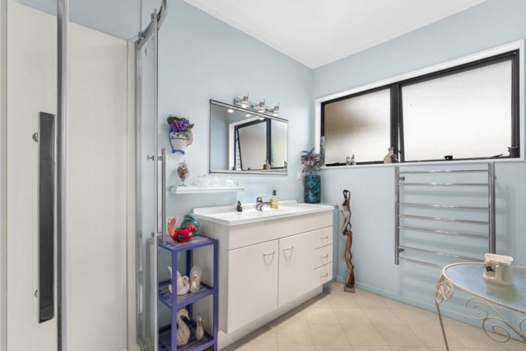 Photo of property in 1/1 Edmund Hillary Avenue, Papakura, 2110