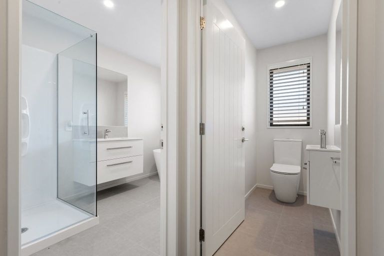 Photo of property in 130 Shillingford Boulevard, Rolleston, 7615