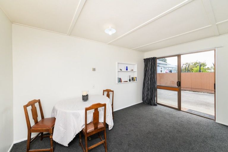 Photo of property in 15a Carthew Street, Feilding, 4702