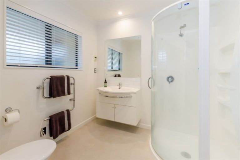 Photo of property in 44 Awatea Avenue, Paraparaumu, 5032