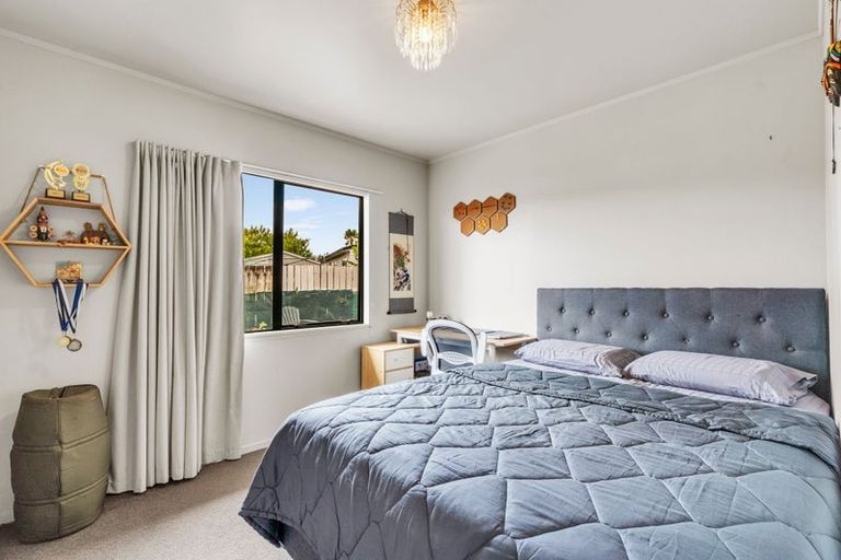 Photo of property in 8a Melleray Place, Randwick Park, Auckland, 2105