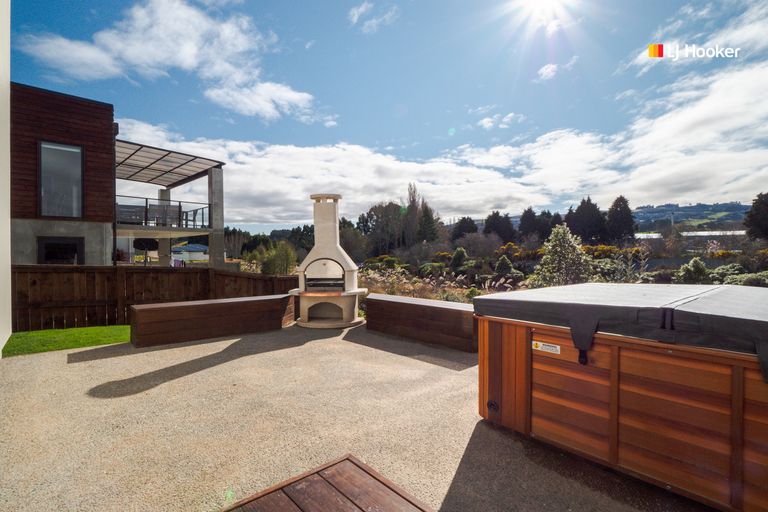 Photo of property in 27 Grandvista Drive, Green Island, Dunedin, 9018