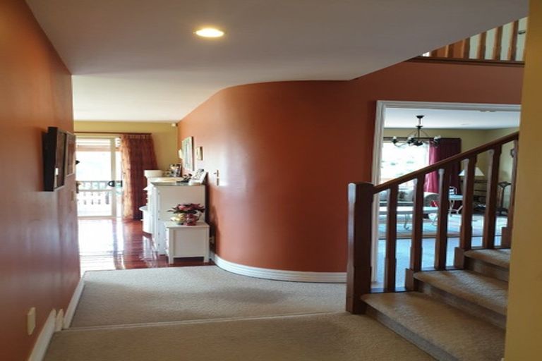 Photo of property in 701a Beach Road, Rothesay Bay, Auckland, 0630