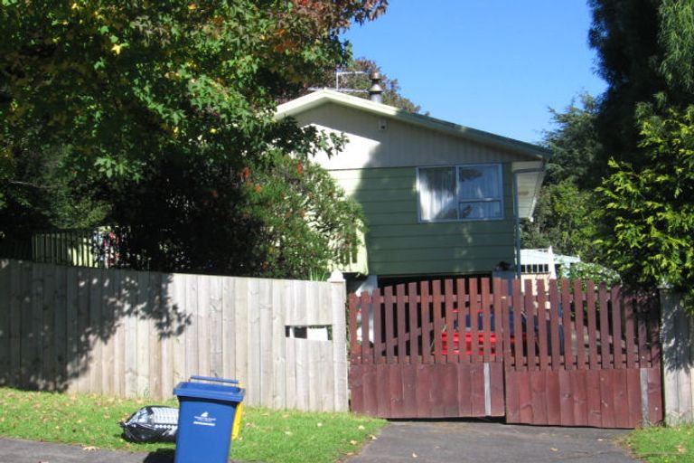 Photo of property in 16 Onedin Place, Titirangi, Auckland, 0604