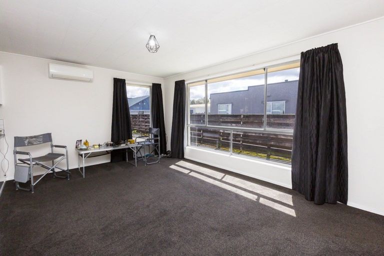 Photo of property in 2/12 Wilford Street, Wallaceville, Upper Hutt, 5018