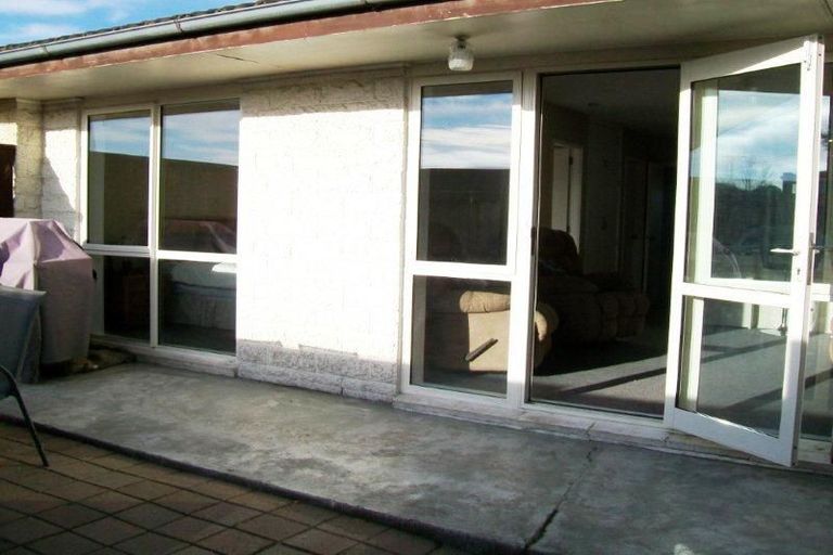 Photo of property in 2/20 Peer Street, Upper Riccarton, Christchurch, 8041