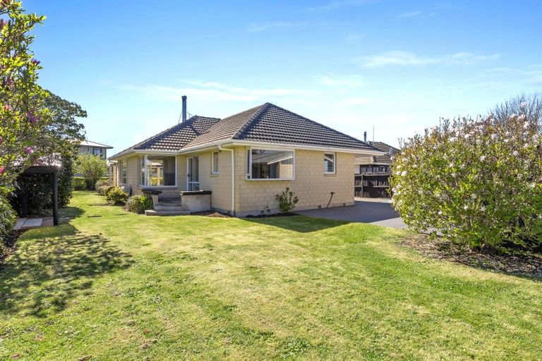 Photo of property in 19 Kinnaird Place, Hillmorton, Christchurch, 8025