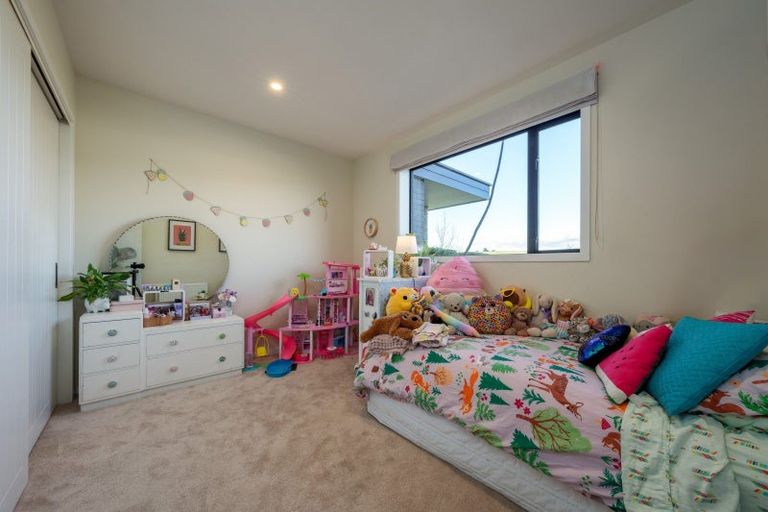 Photo of property in 5 Bull Ridge, Wanaka, 9305