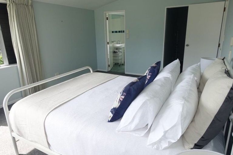 Photo of property in 124a Calliope Road, Stanley Point, Auckland, 0624