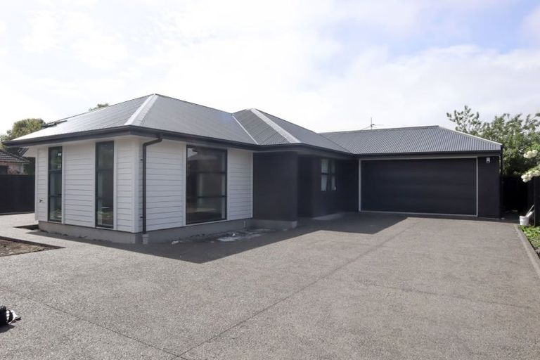 Photo of property in 47c Aorangi Road, Bryndwr, Christchurch, 8053