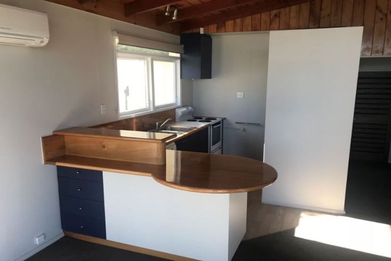 Photo of property in 18 Queens Road, Waikanae Beach, Waikanae, 5036