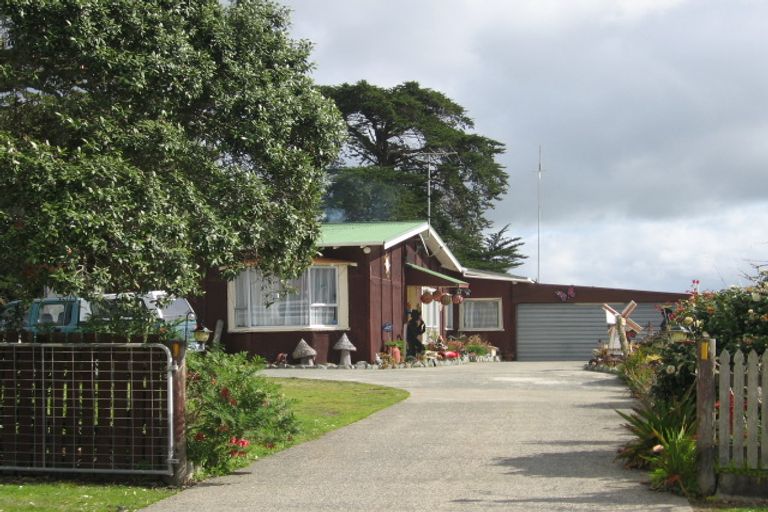 Photo of property in 14 Doctors Hill Road, Maungaturoto, 0520