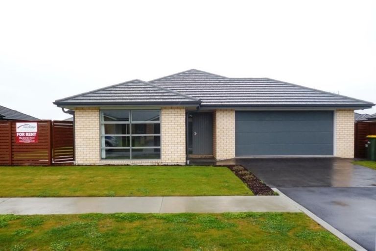 Photo of property in 15 Rossall Crescent, Rolleston, 7615