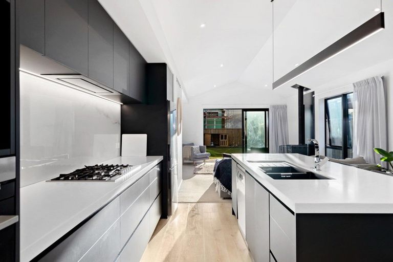 Photo of property in 8 Bale Road, Jacks Point, 9371