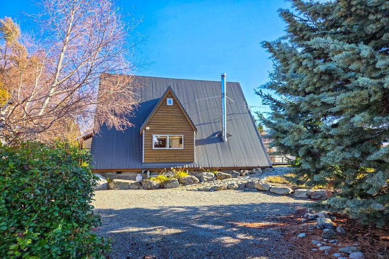 Photo of property in 6 Jeune Street, Lake Tekapo, 7999