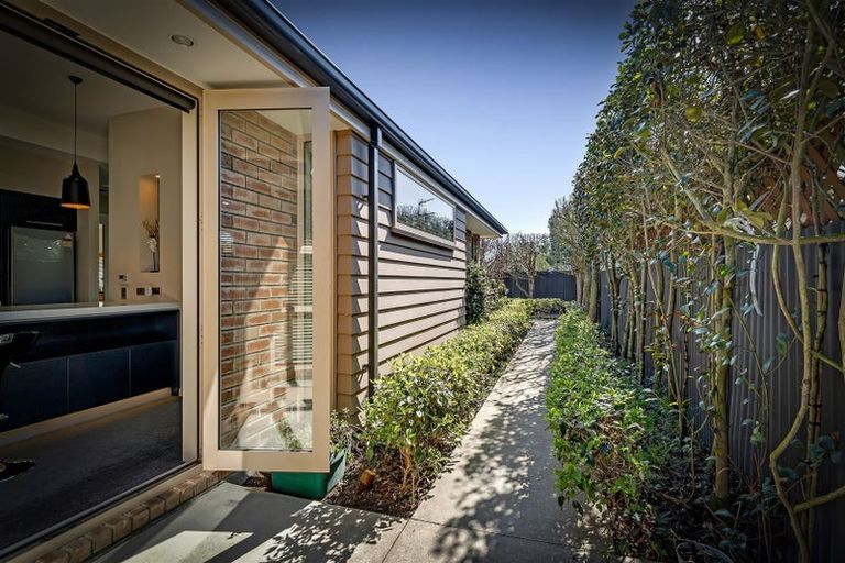 Photo of property in 31 Factory Road, Belfast, Christchurch, 8051