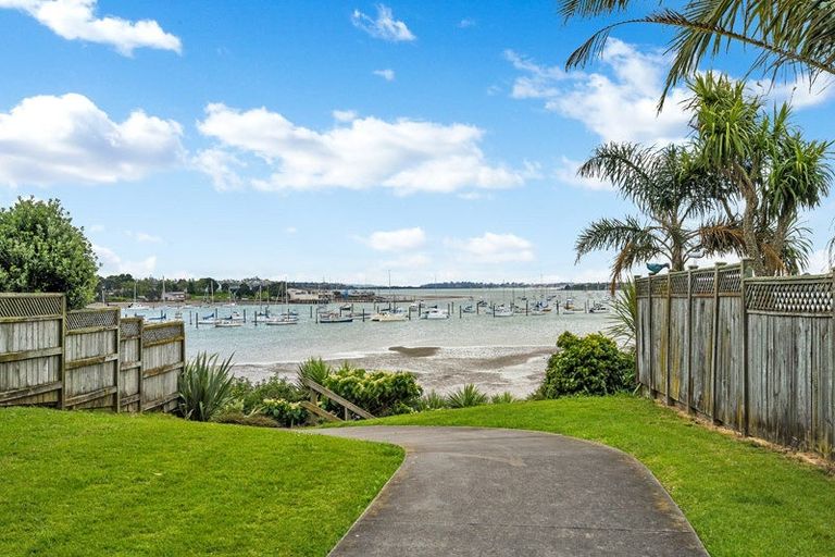 Photo of property in 20a Riverlea Avenue, Pakuranga, Auckland, 2010