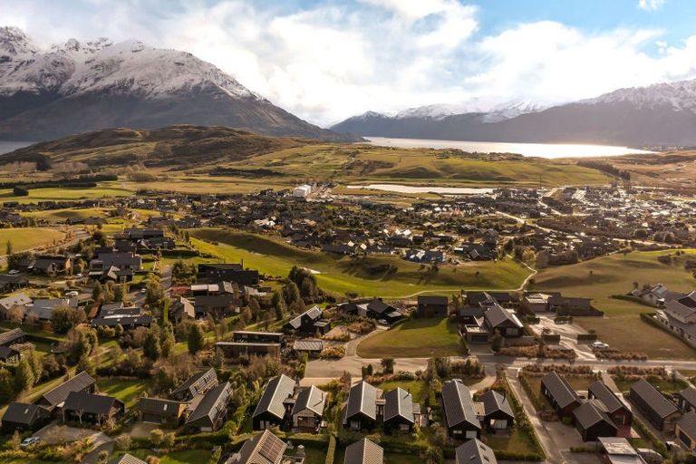 Photo of property in 27 Glenfiddich Road, Jacks Point, Queenstown, 9371