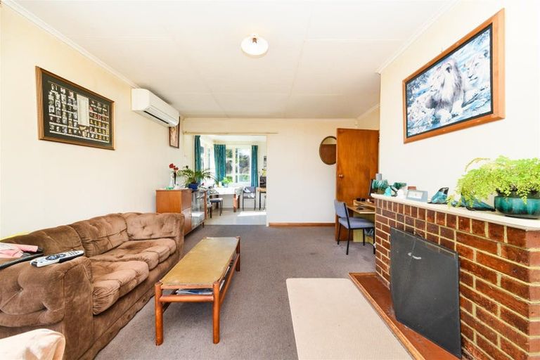 Photo of property in 28 Ahuru Street, Marton, 4710