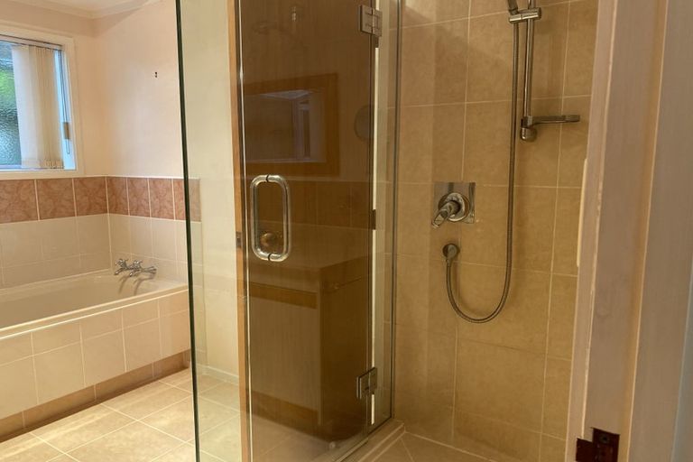 Photo of property in 3 Delisle Place, Windsor Park, Auckland, 0632