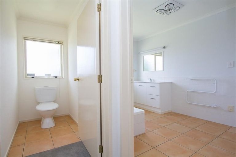 Photo of property in 4 Worcester Drive, Rototuna North, Hamilton, 3210