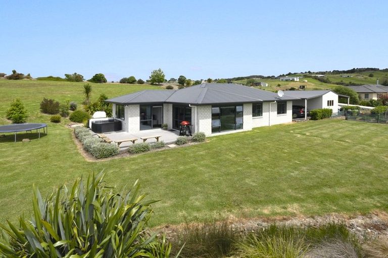 Photo of property in 76 Daniel Parade, Mangawhai, Wellsford, 0975