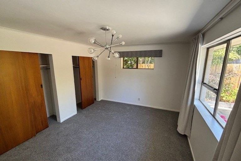 Photo of property in 28 Rewarewa Crescent, Waikanae, 5036