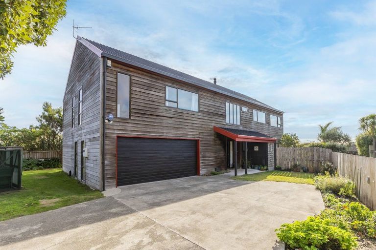 Photo of property in 23 Miro Road, Raumati South, Paraparaumu, 5032