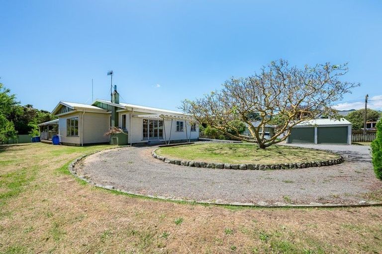 Photo of property in 27 Goldsborough Avenue, Raumati Beach, Paraparaumu, 5032
