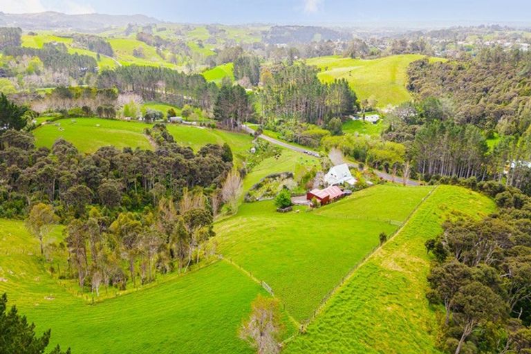 Photo of property in 5 Wendy Road, Waitakere, Auckland, 0816