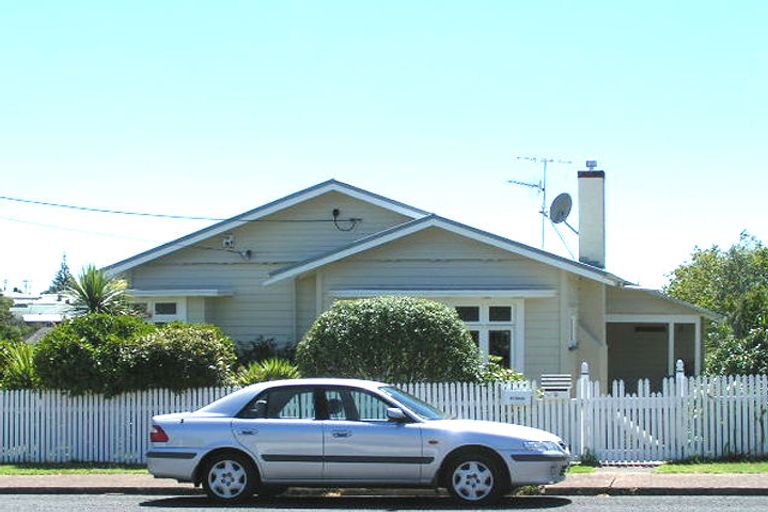 Photo of property in 1/9 Rodney Road, Northcote Point, Auckland, 0627