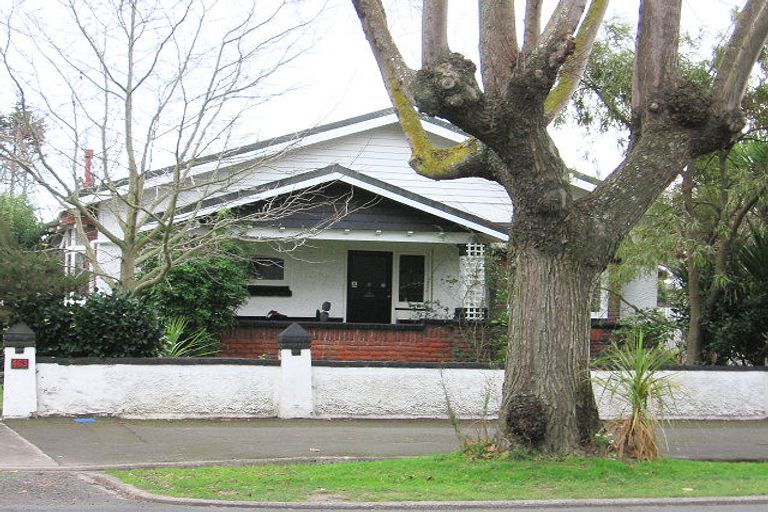 Photo of property in 463 College Street, Hokowhitu, Palmerston North, 4410