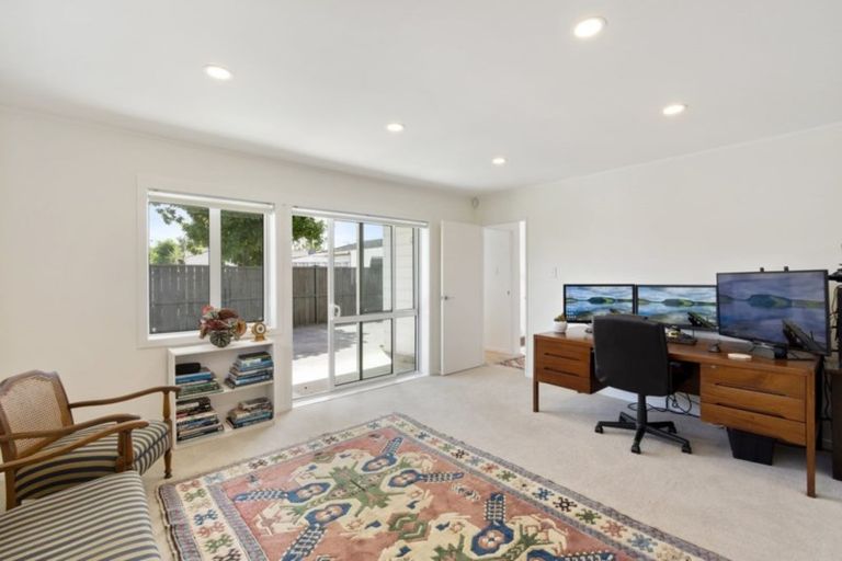 Photo of property in 2/7 Camden Place, Papatoetoe, Auckland, 2025