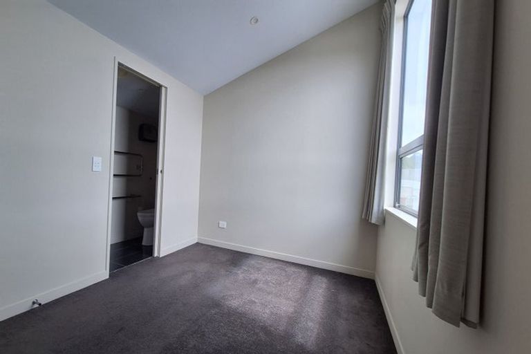 Photo of property in 9/2 Stone Street, Miramar, Wellington, 6022