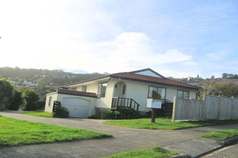 Photo of property in 2/39 Kinloch Place, Papakowhai, Porirua, 5024