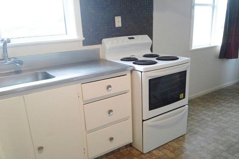 Photo of property in 2/2 Wynyard Street, Bell Block, New Plymouth, 4312