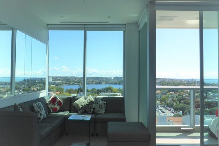 Photo of property in Sentinel Apartments, 1305/3 Northcroft Street, Takapuna, Auckland, 0622