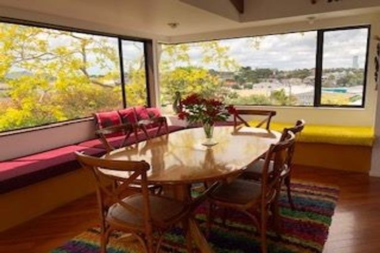 Photo of property in 3 Wolsley Avenue, Milford, Auckland, 0620