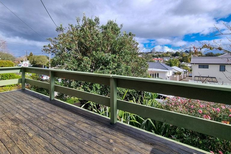 Photo of property in 1/11 Elliott Avenue, Bayview, Auckland, 0629