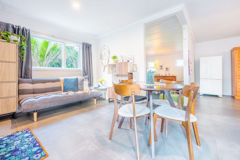 Photo of property in 4a Rata Road, Stanmore Bay, Whangaparaoa, 0932